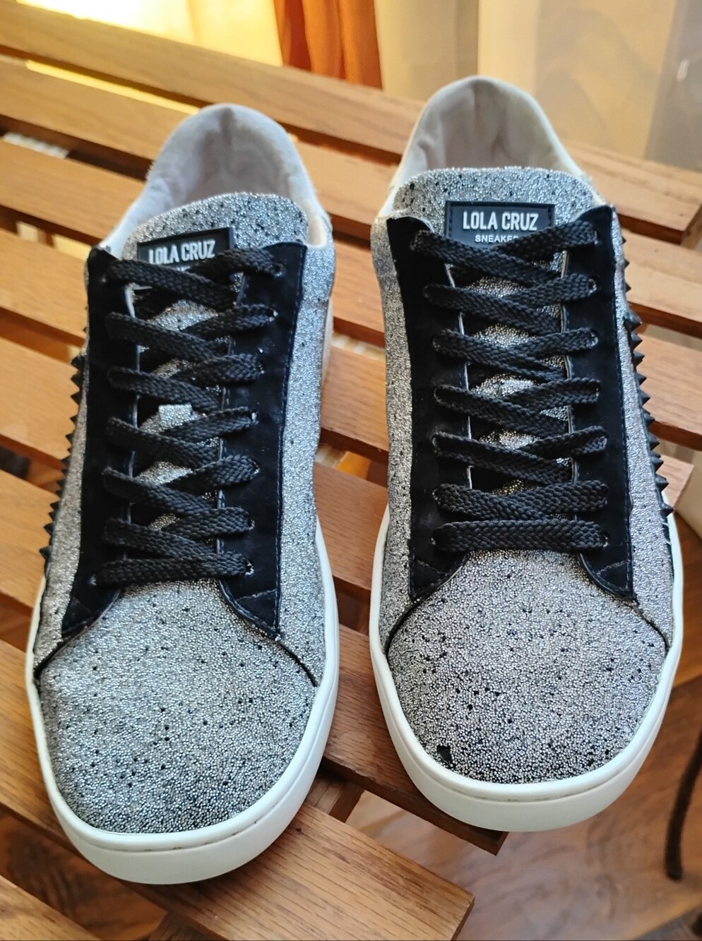 Lola Cruz Silver Glitter Star Studded Low Top Sneakers Size 9 1/2.